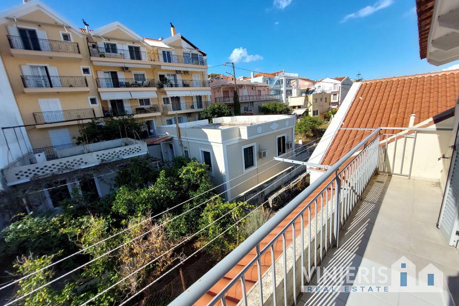 BEAUTIFUL APARTMENT IN THE CENTER OF ARGOSTOLI Vinieris Real Estate