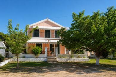 House Sale - DORIZATA, MUNICIPALITY OF LIVATHOS - SOUTH