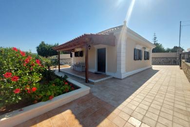 House Sale - LAKITHRA, MUNICIPALITY OF LIVATHOS - SOUTH